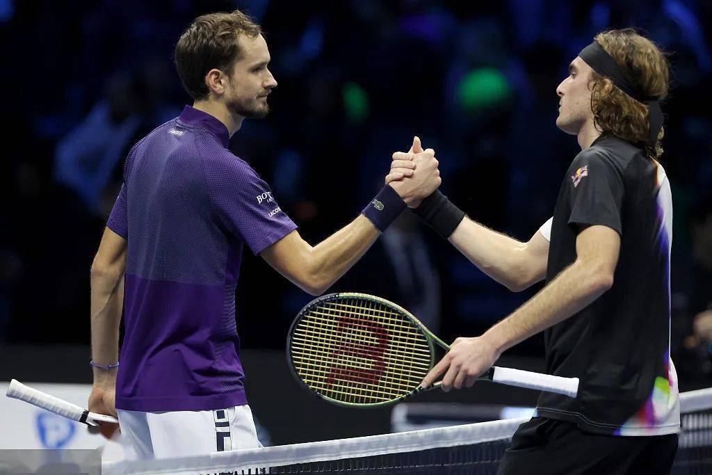 法网绝杀ATP总决赛，梅德韦杰夫扛起全队