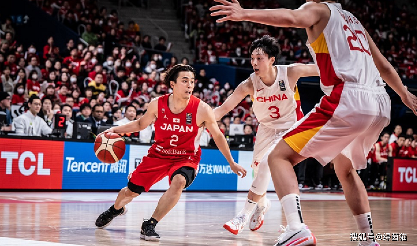 中国队鏖战日本队，郑思维刷新纪录