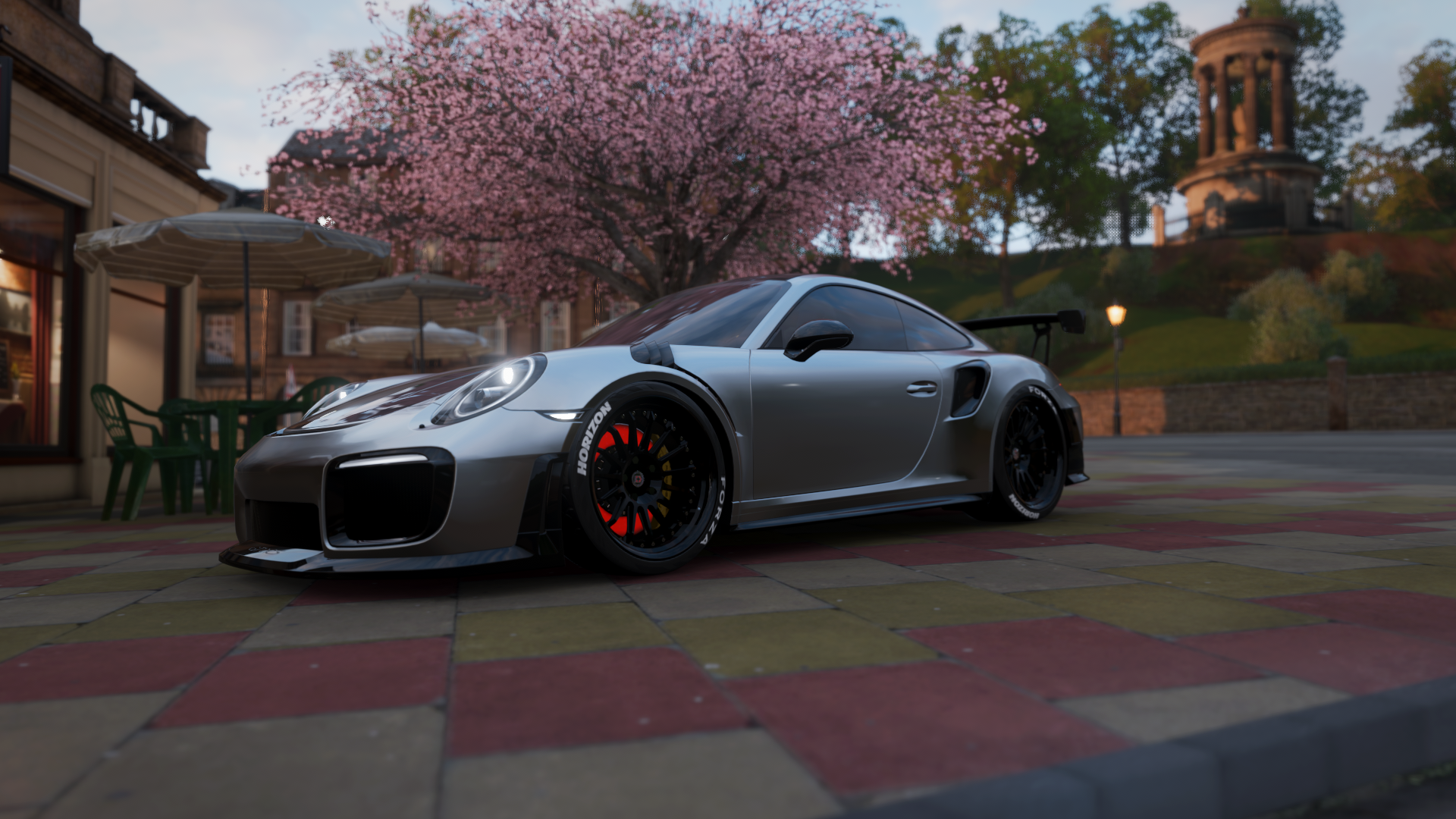 风暴与利剑，鹈鹕用团队风暴淹没独行侠，利拉德以恒定之剑刻下胜利