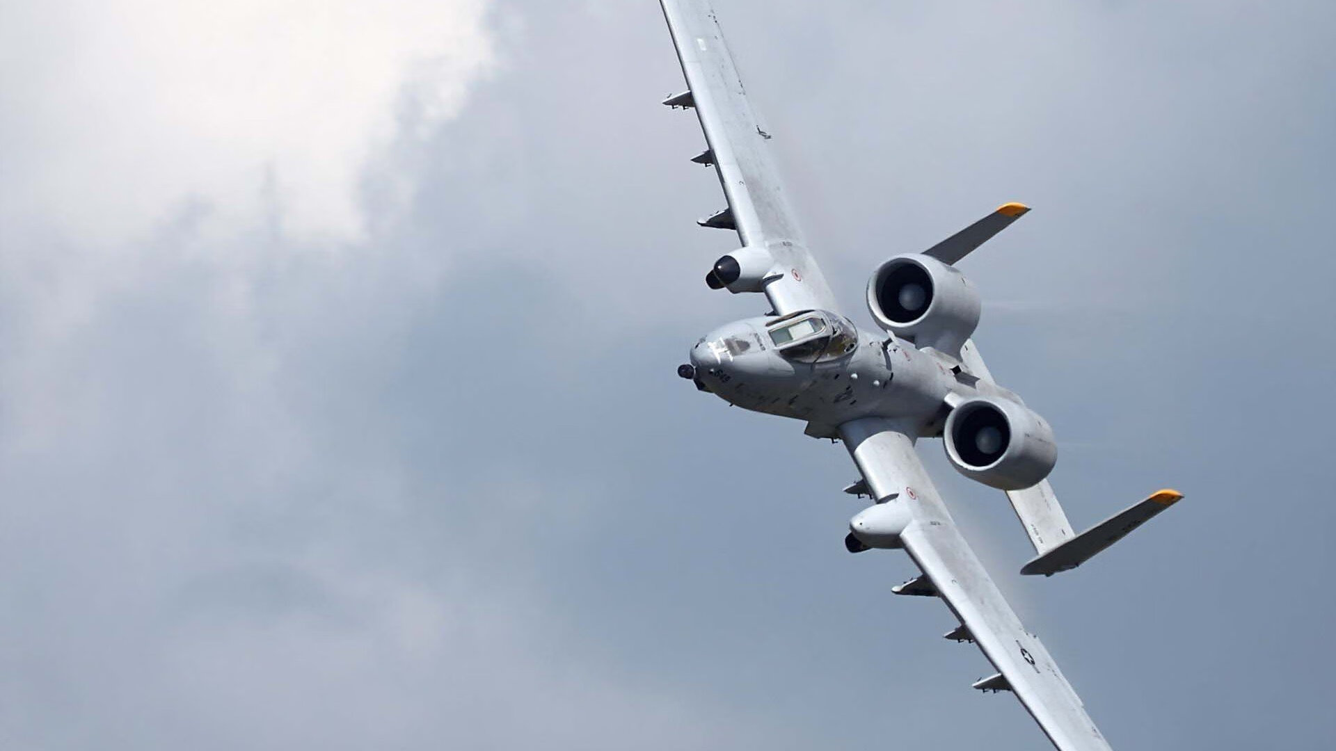 艺术之都的数学题，阿坎吉在塞维利亚用铁血公式完成爆冷解题