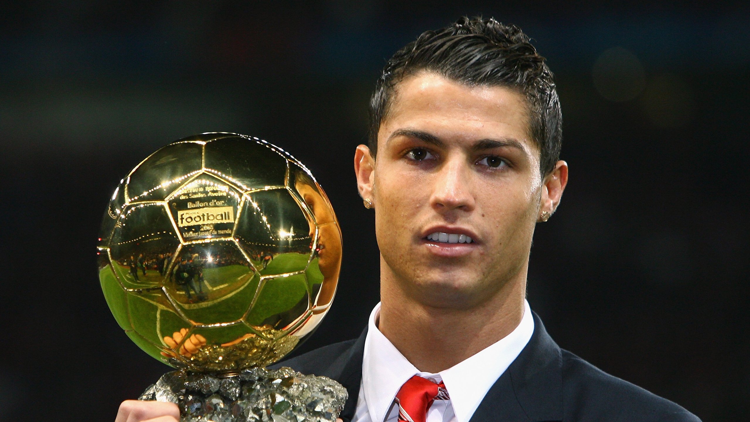 努涅斯封神无争议，苏格兰闪电战击碎喀麦隆—双城记，绿茵场的命运分野