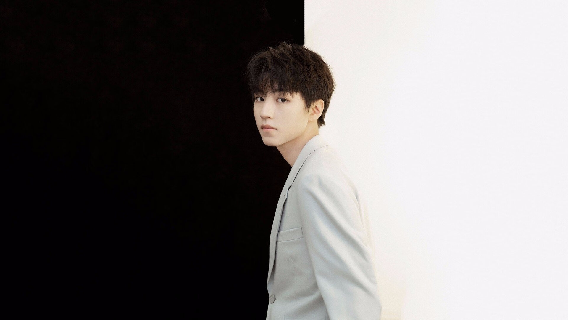 国家德比夜独舞,克瓦拉茨赫利亚撕裂传统叙事的一战